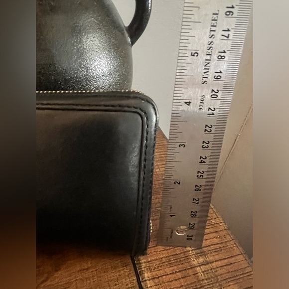 Marc Jacobs Zip Around Wallet - Picture 12 of 13